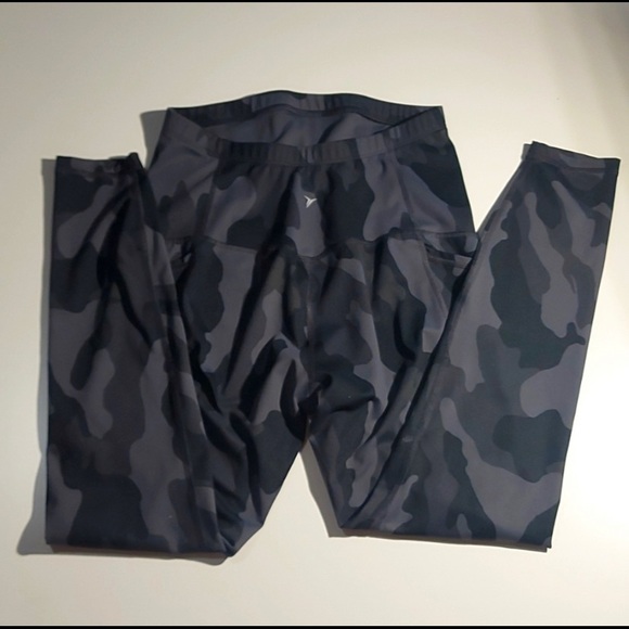 Old Navy Women's Elevate Go Dry High Waist Leggings Camo Print Size M - Picture 4 of 5